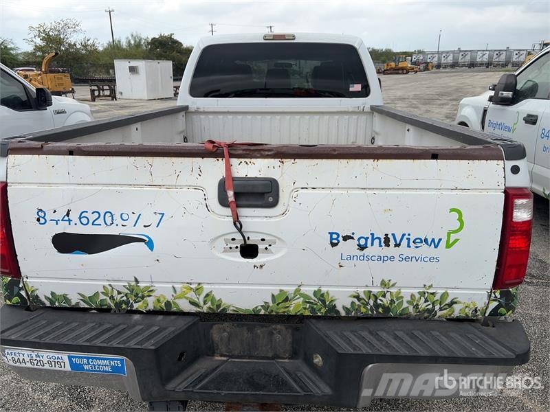 Ford F-250 4x2 Crew Cab Pickup (Inoperable) Drugi