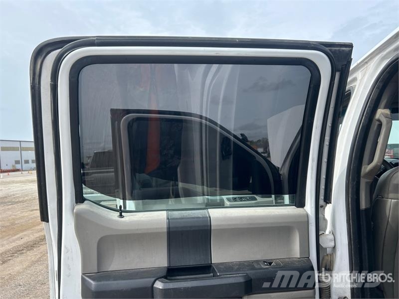 Ford F-250 4x2 Crew Cab Pickup Citi