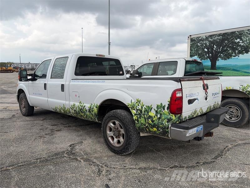 Ford F-250 4x2 Crew Cab Pickup (Inoperable) Drugi