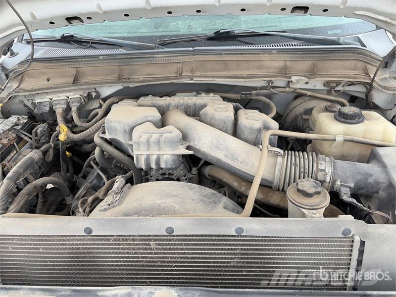 Ford F-250 4x2 Crew Cab Pickup (Inoperable) Drugi