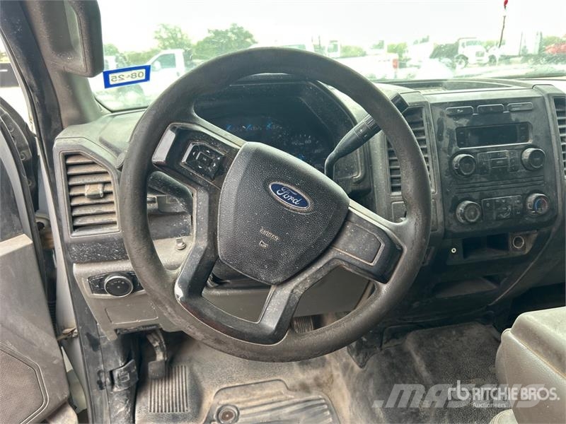 Ford F-250 4x2 Crew Cab Pickup Прочие фургоны