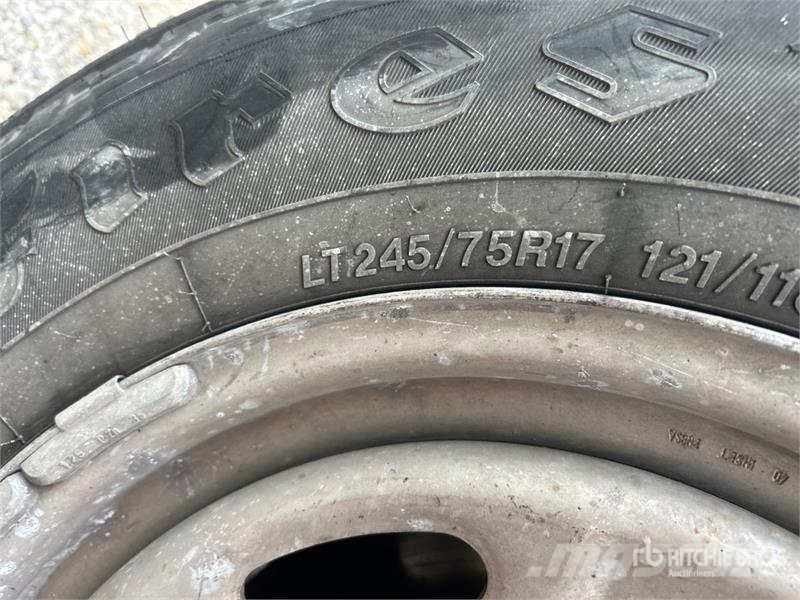 Ford F-250 4x2 Crew Cab Pickup Прочие фургоны