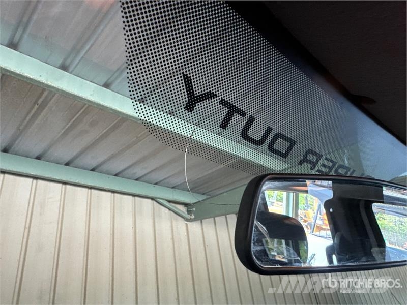 Ford F-250 4x2 Crew Cab Pickup 其他