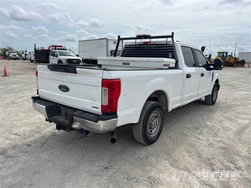 Ford F-250 4x2 Crew Cab Pickup Citi