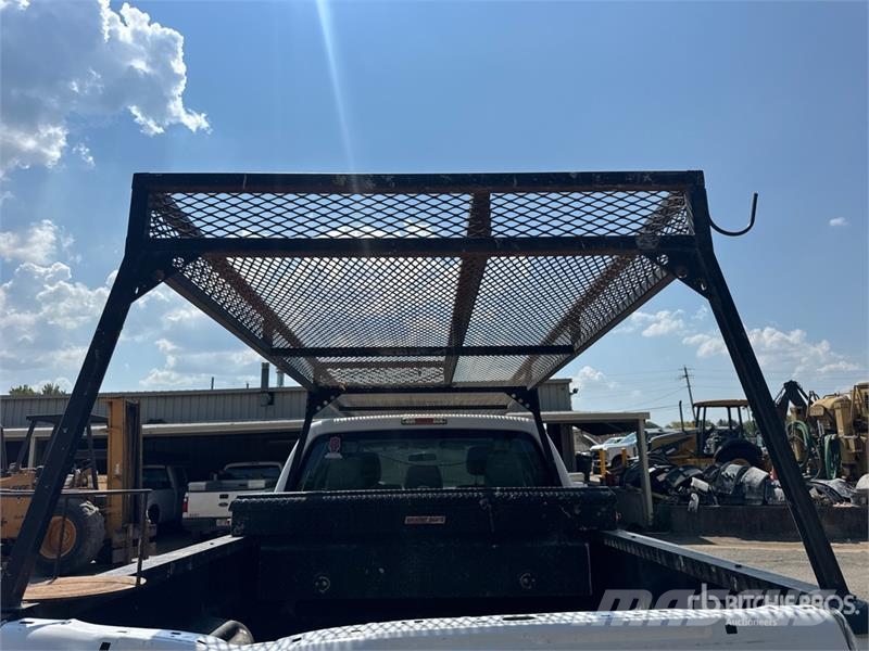 Ford F-250 4x2 Crew Cab Pickup 其他