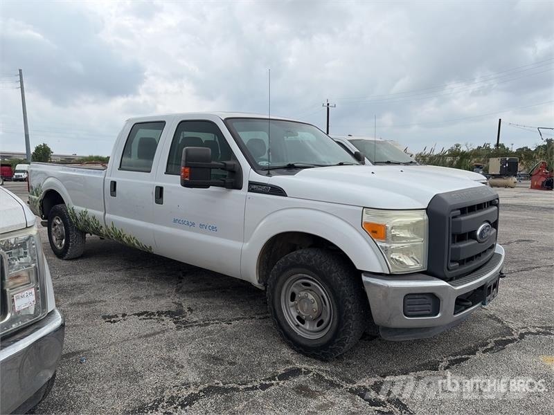 Ford F-250 4x2 Crew Cab Pickup (Inoperable) Drugi