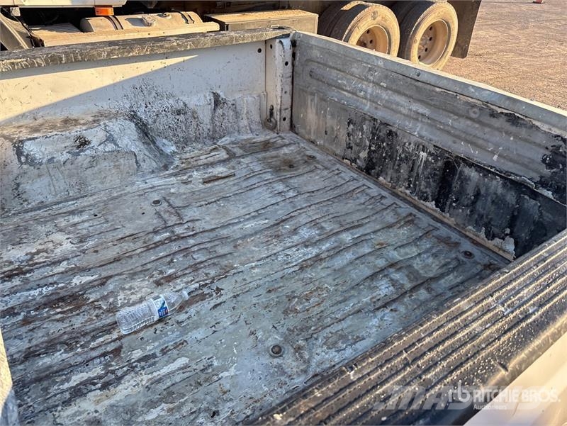 Ford F-250 4x2 Crew Cab Pickup Ostalo