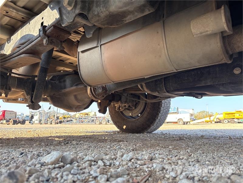 Ford F-250 4x2 Crew Cab Pickup Ostalo