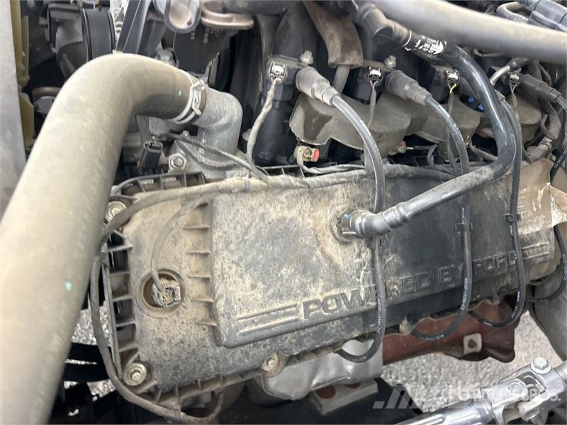 Ford F-250 4x2 Crew Cab Pickup 其他