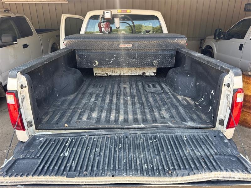 Ford F-250 4x2 Crew Cab Pickup 其他