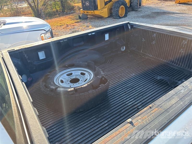 Ford F-250 4x2 Crew Cab Pickup Ostalo