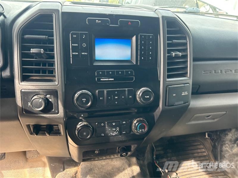Ford F-250 4x2 Crew Cab Pickup Citi