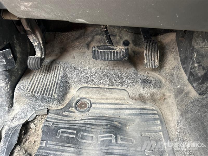 Ford F-250 4x2 Crew Cab Pickup Прочие фургоны