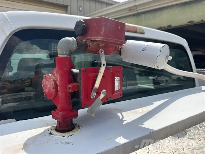 Ford F-250 4x2 Crew Cab Pickup 其他