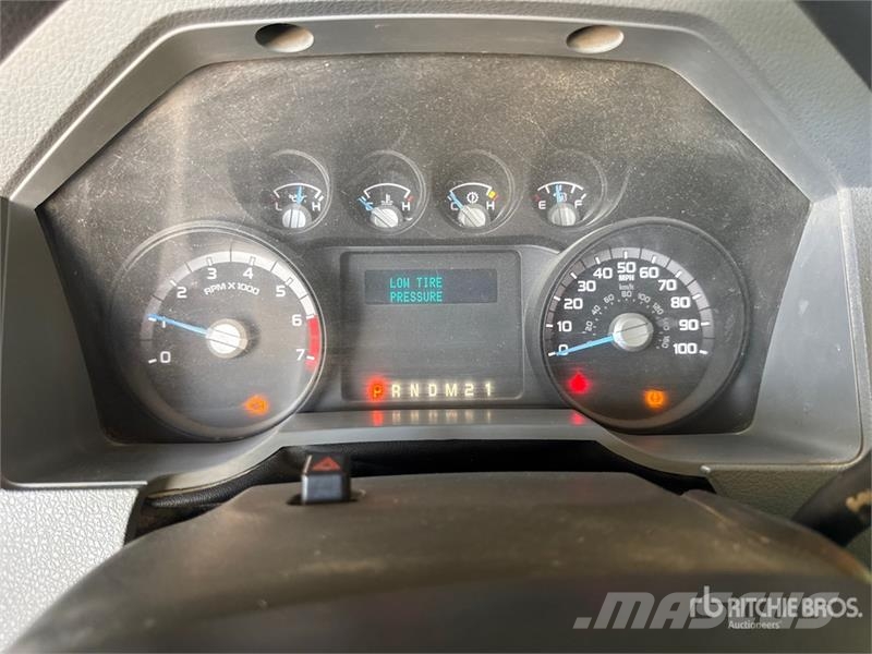 Ford F-250 4x2 Crew Cab Pickup 其他