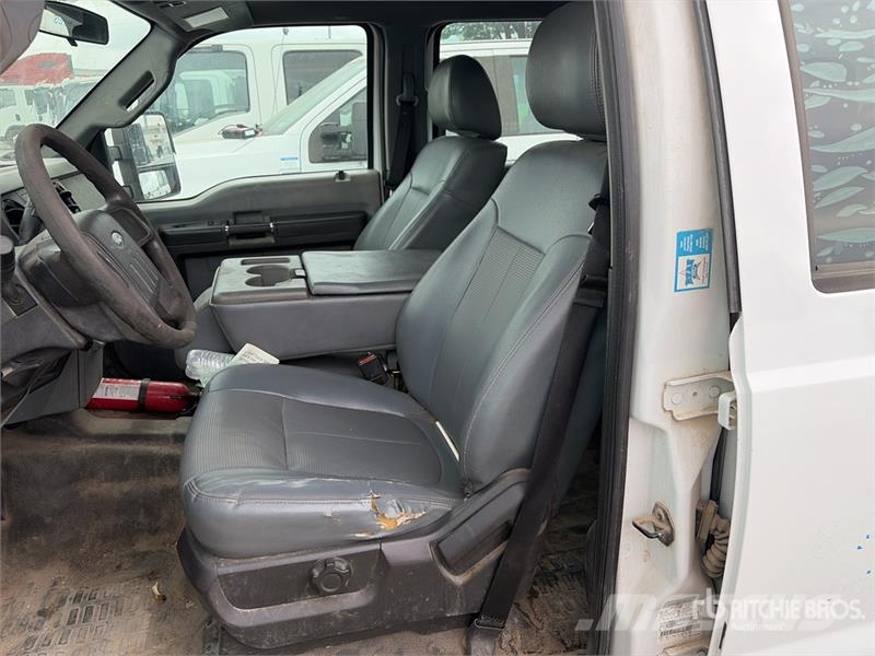 Ford F-250 4x2 Crew Cab Pickup (Inoperable) Drugi