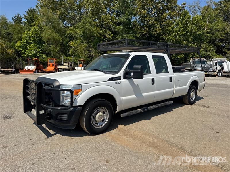 Ford F-250 4x2 Crew Cab Pickup 其他