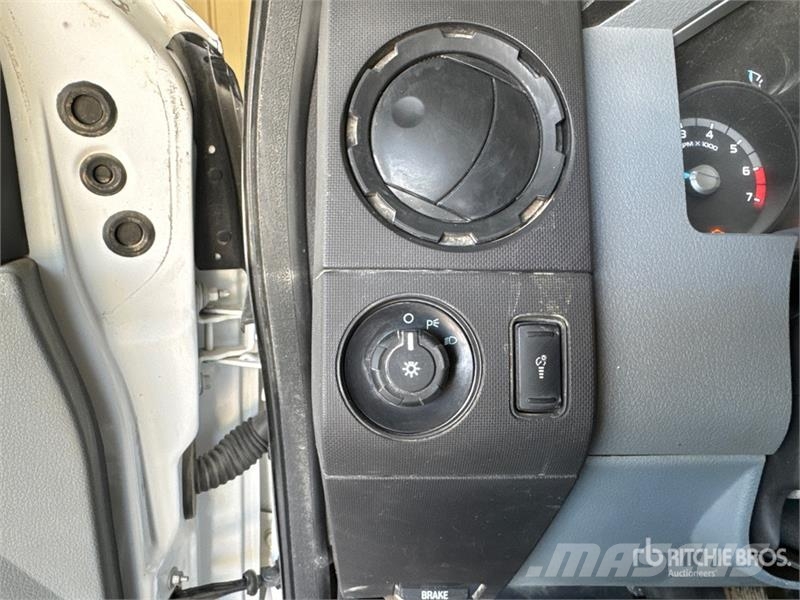 Ford F-250 4x2 Crew Cab Pickup 其他