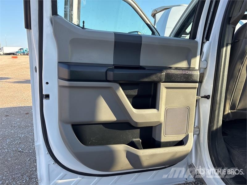 Ford F-250 4x2 Crew Cab Pickup Ostalo