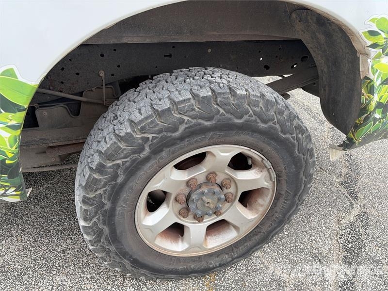 Ford F-250 4x2 Crew Cab Pickup (Inoperable) Drugi