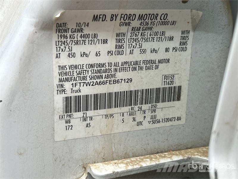 Ford F-250 4x2 Crew Cab Pickup Outros