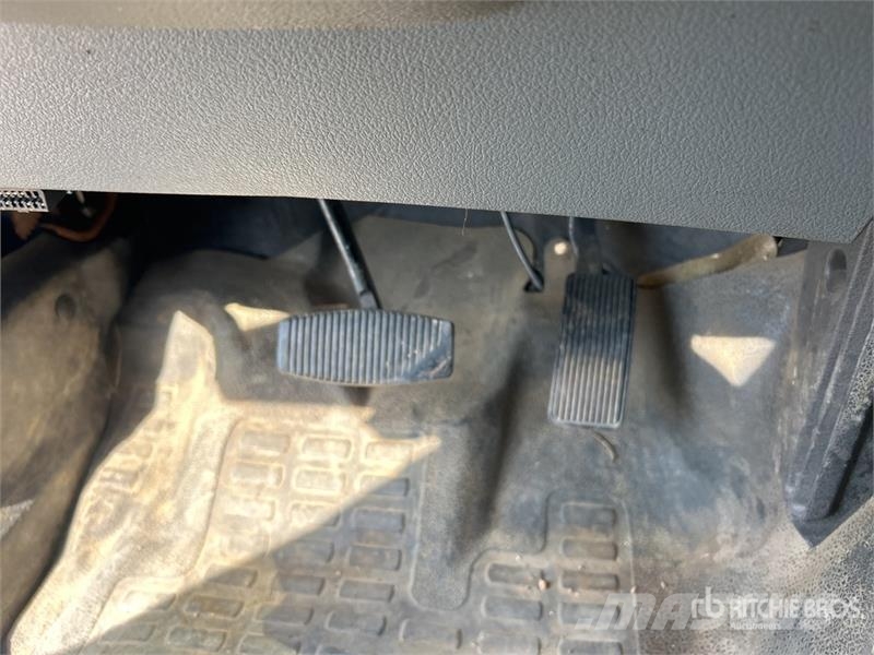 Ford F-250 4x2 Crew Cab Pickup Furgoni altro