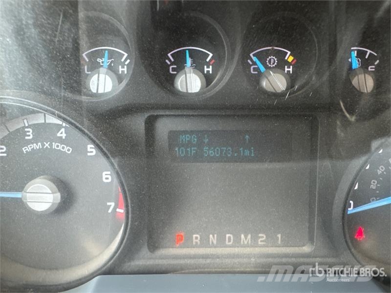 Ford F-250 4x2 Crew Cab Pickup 其他