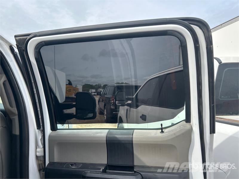 Ford F-250 4x2 Crew Cab Pickup Citi