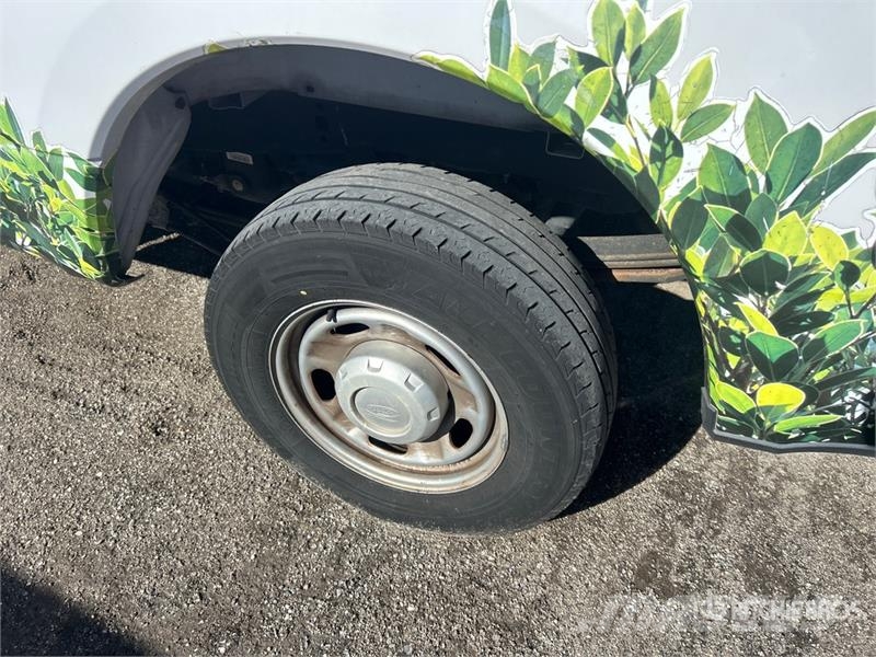 Ford F-250 4x2 Crew Cab Pickup Ostalo
