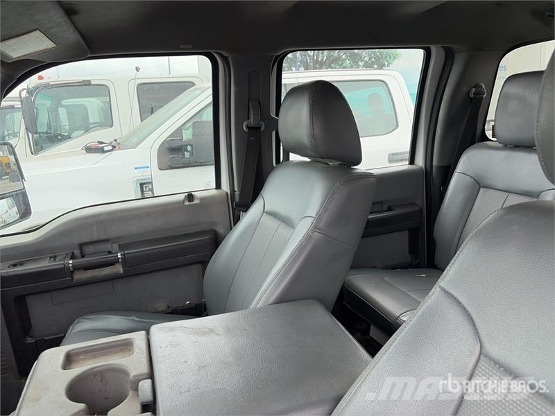 Ford F-250 4x2 Crew Cab Pickup (Inoperable) Drugi