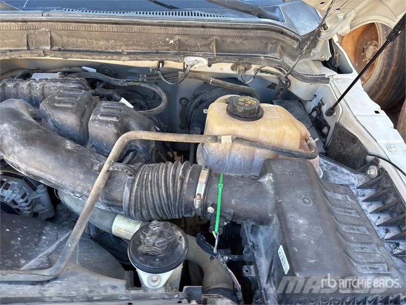 Ford F-250 4x2 Crew Cab Pickup Ostalo