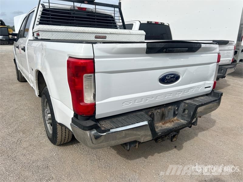 Ford F-250 4x2 Crew Cab Pickup Citi