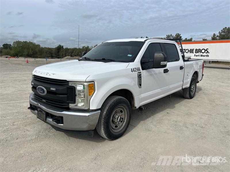 Ford F-250 4x2 Crew Cab Pickup Citi