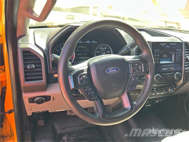 Ford F-250 4x2 Crew Cab Pickup Прочие фургоны