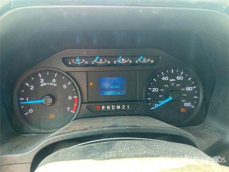 Ford F-250 4x2 Crew Cab Pickup Otras furgonetas