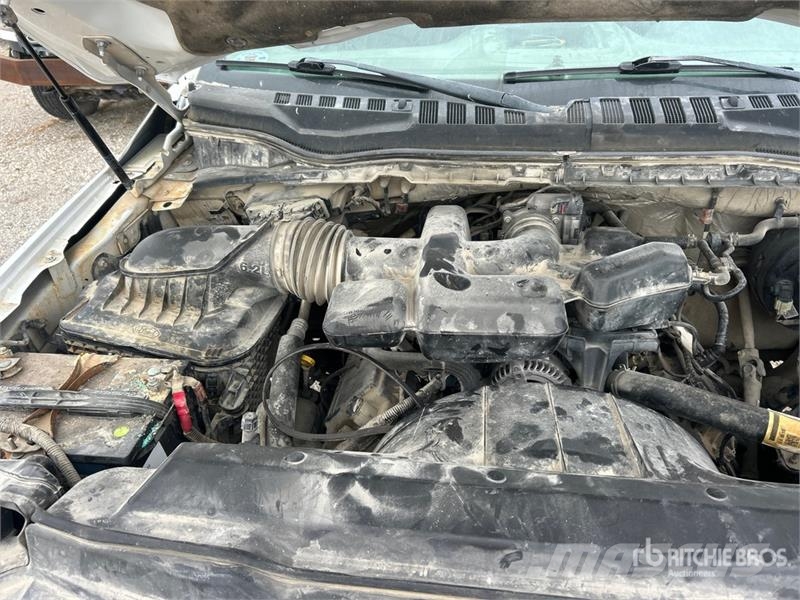 Ford F-250 4x2 Crew Cab Pickup Прочие фургоны