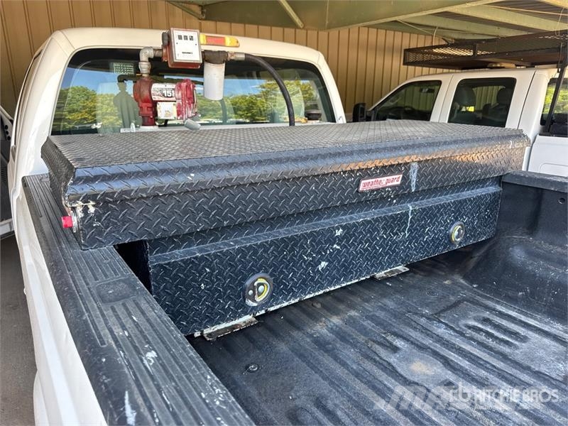 Ford F-250 4x2 Crew Cab Pickup 其他