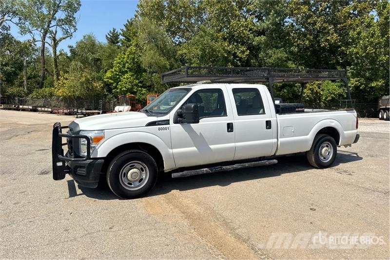 Ford F-250 4x2 Crew Cab Pickup 其他