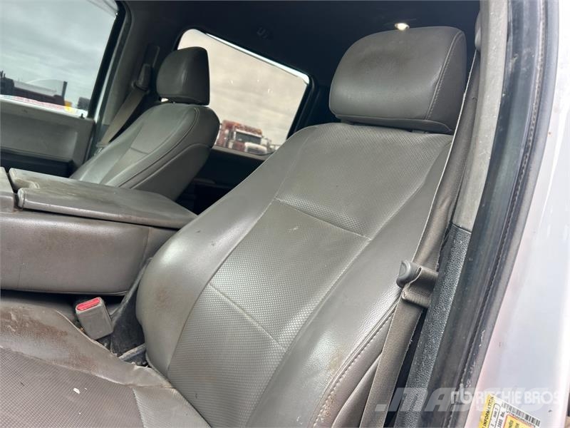 Ford F-250 4x2 Crew Cab Pickup Прочие фургоны