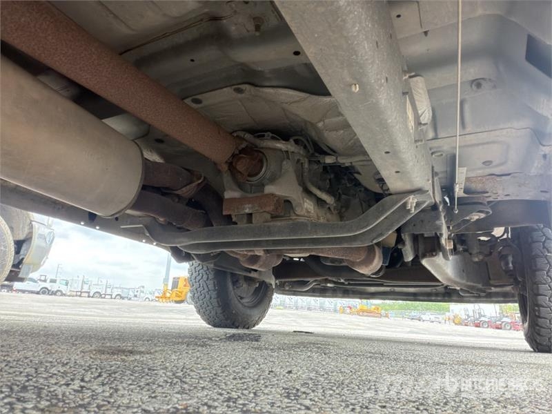 Ford F-250 4x2 Crew Cab Pickup (Inoperable) Drugi