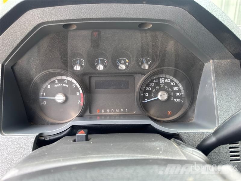 Ford F-250 4x2 Crew Cab Pickup 其他