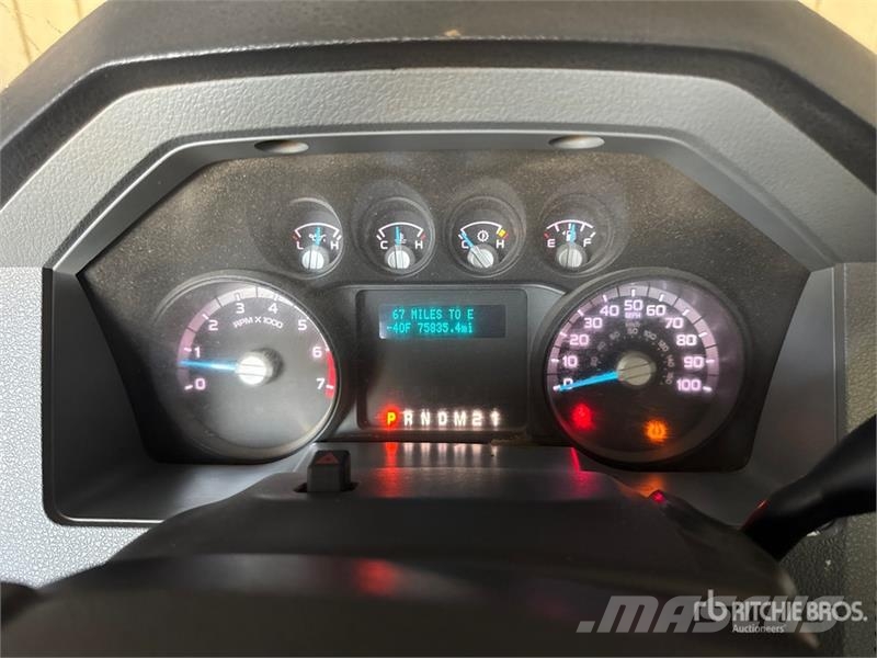 Ford F-250 4x2 Crew Cab Pickup 其他