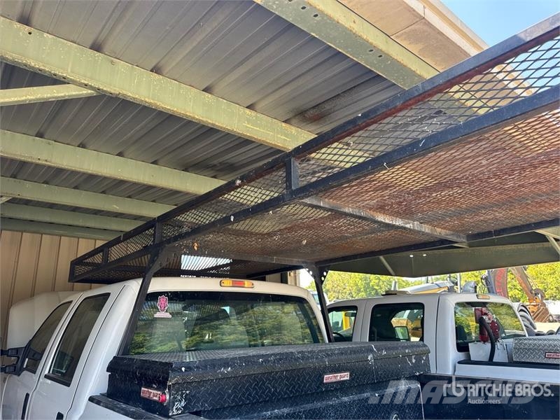 Ford F-250 4x2 Crew Cab Pickup 其他