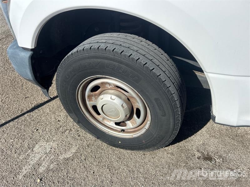 Ford F-250 4x2 Crew Cab Pickup Ostalo