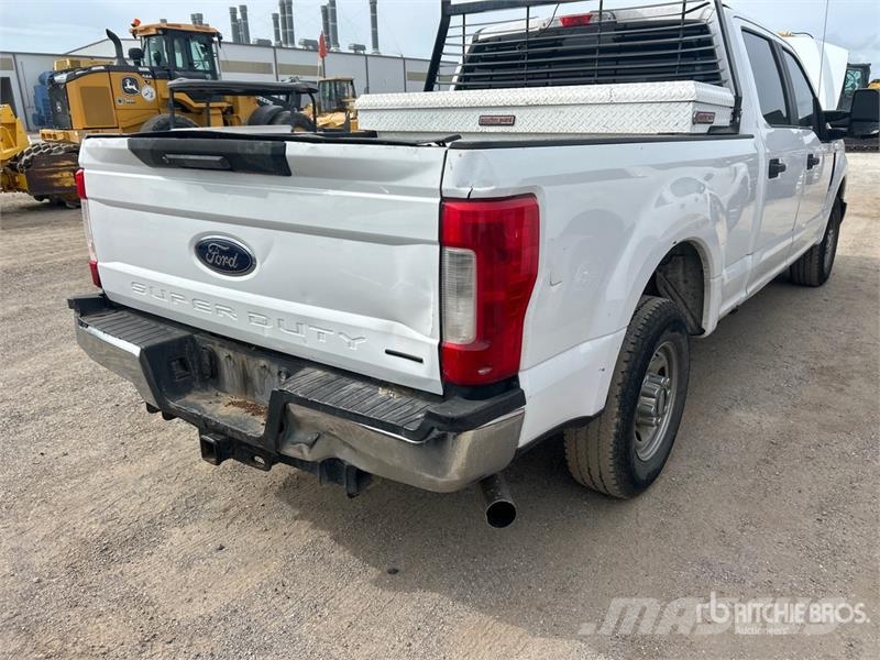 Ford F-250 4x2 Crew Cab Pickup Citi