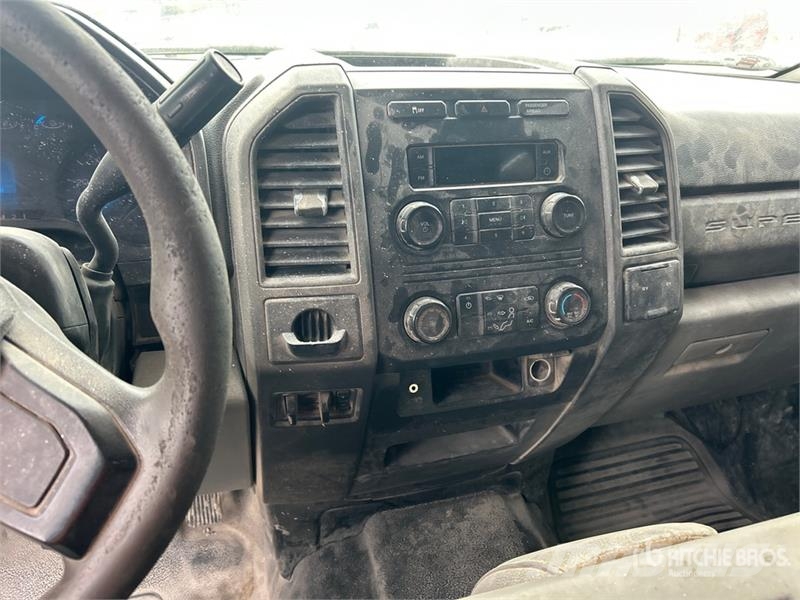 Ford F-250 4x2 Crew Cab Pickup Прочие фургоны