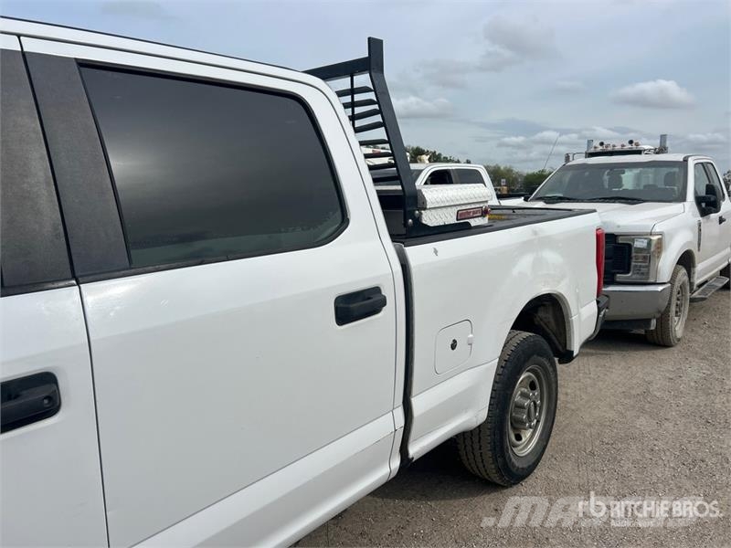 Ford F-250 4x2 Crew Cab Pickup Citi