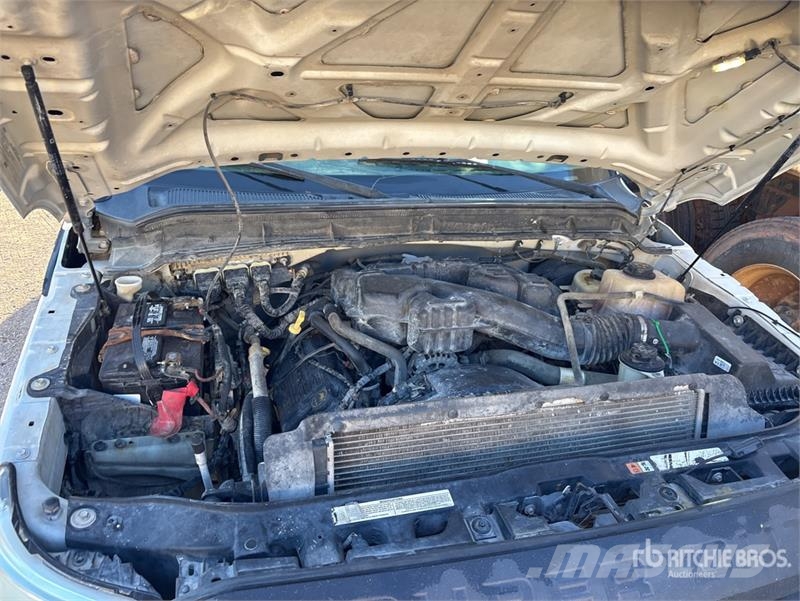 Ford F-250 4x2 Crew Cab Pickup Ostalo