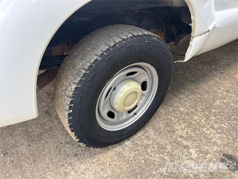 Ford F-250 4x2 Crew Cab Pickup 其他