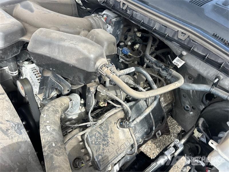 Ford F-250 4x2 Crew Cab Pickup Muu